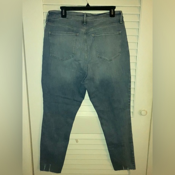 Old Navy Women’s Sz 14 Rockstar Super Skinny High Rise Jeans - New w/tags - Picture 4 of 5